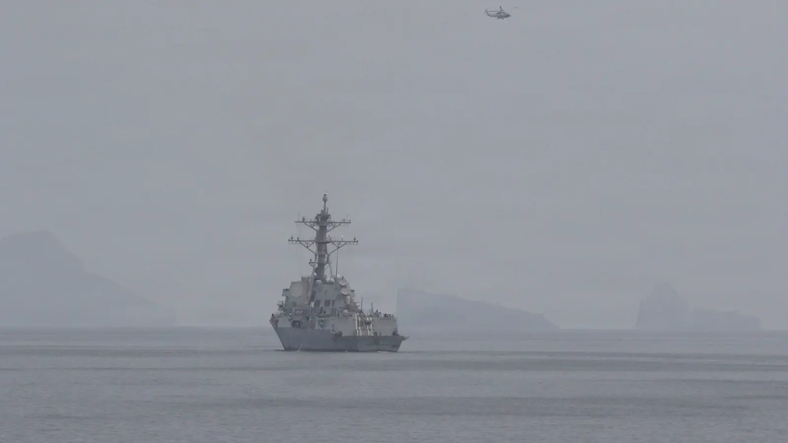 Strait of Hormuz Nears Standstill as US Prepares New Iran Sanctions