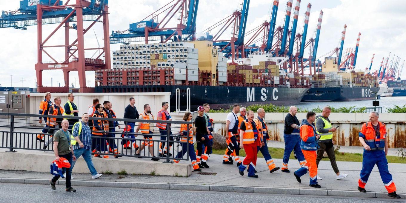German port strike 2026 with port workers at a container terminal in Germany